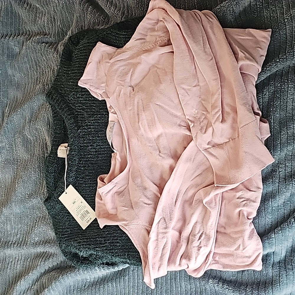 LOT of 2 sweaters size 2x